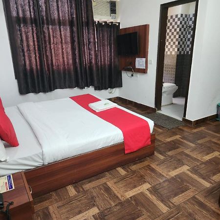 Hotel Cozy Cave New Delhi Exterior foto