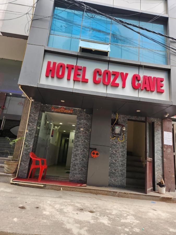 Hotel Cozy Cave New Delhi Exterior foto