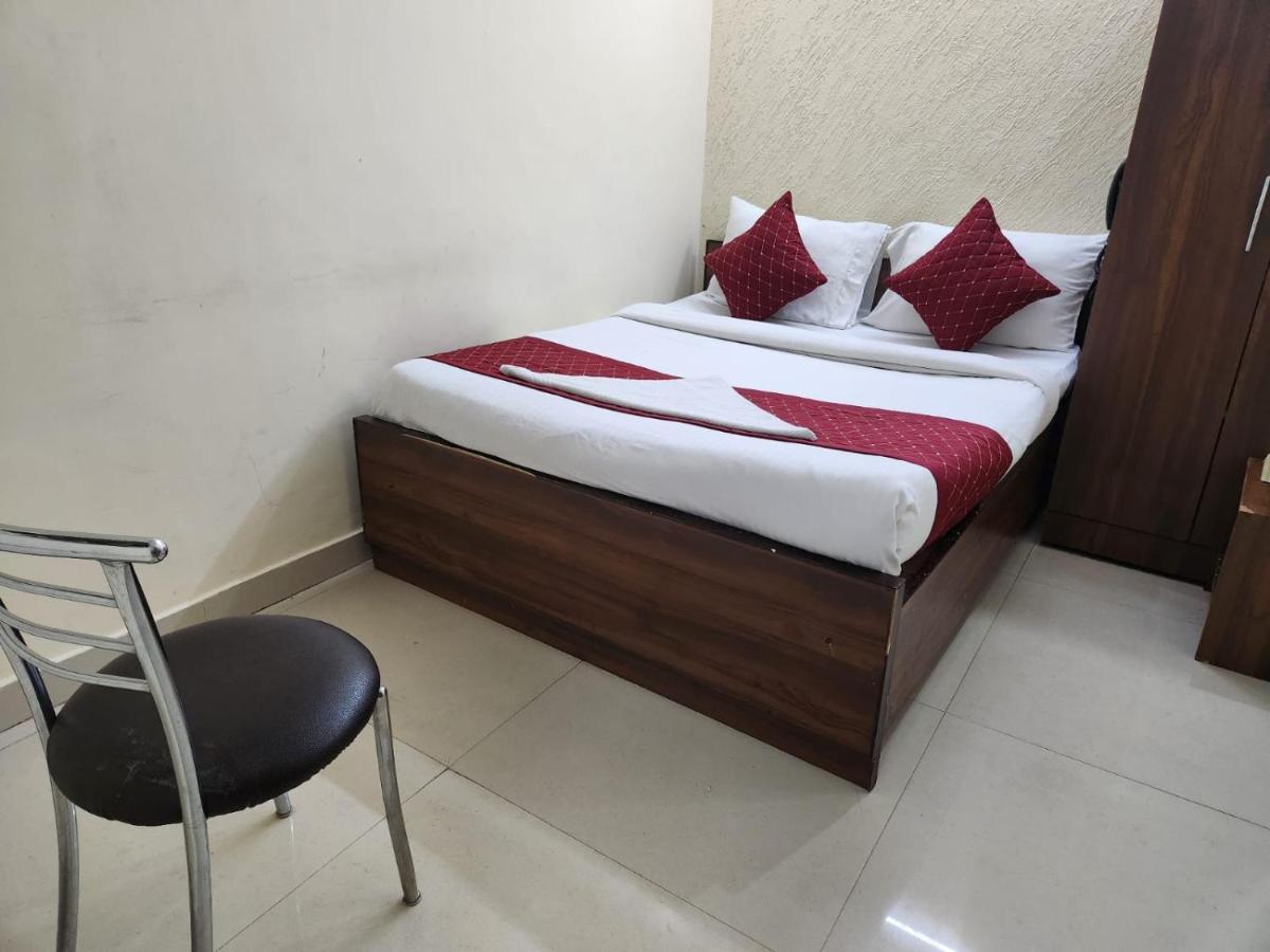 Hotel Cozy Cave New Delhi Exterior foto