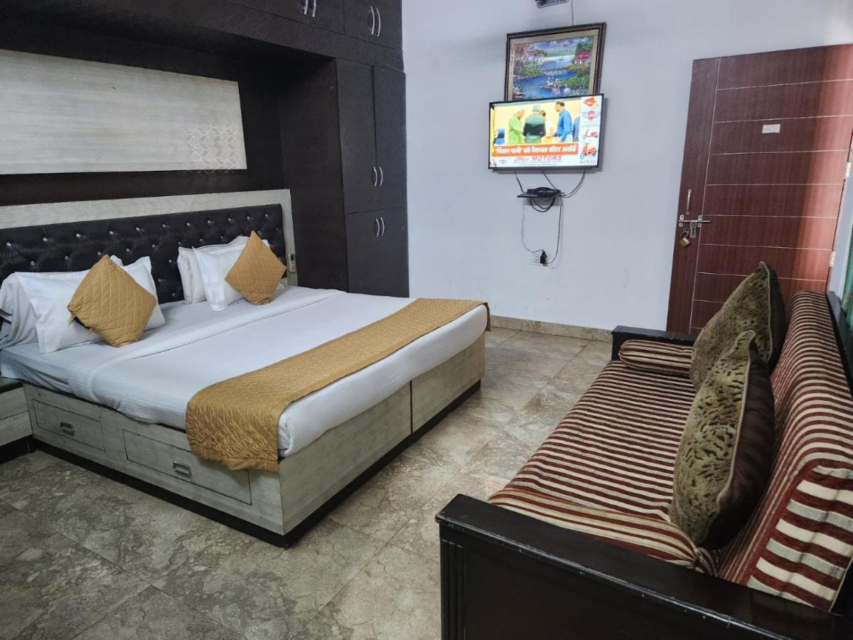 Hotel Cozy Cave New Delhi Exterior foto